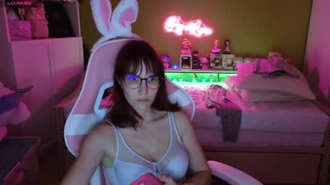 Snapshot of heraluna_ chatting on July 16, 8:37 pm HeraLuna online show from July 16, 8:37 pm