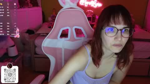 Snapshot of heraluna_ chatting on August 3, 7:50 pm HeraLuna online show from August 3, 7:50 pm