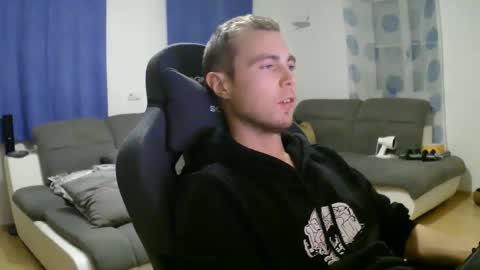 John Pearl online show from December 4, 8:17 pm