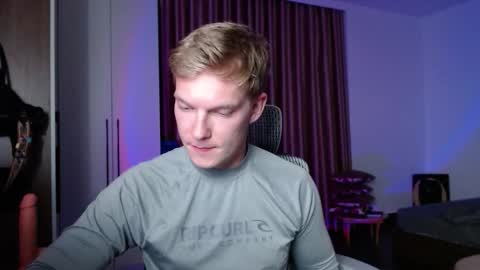 Gregblonde  Alextattoo online show from November 18, 1:37 pm