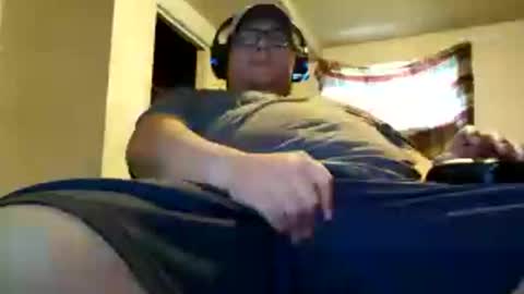 Snapshot of hereforbootyyy chatting on December 31, 5:18 pm Hereforbootyyyy online show from December 31, 5:18 pm