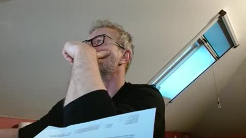 hering76 online show from December 17, 7:47 am