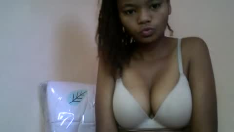 Snapshot of herisse01 chatting on May 7, 7:25 am herisse01 online show from May 7, 7:25 am