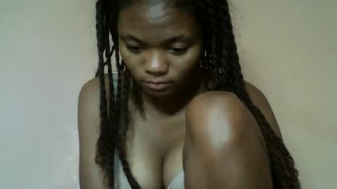 Snapshot of herisse01 chatting on May 7, 7:30 pm herisse01 online show from May 7, 7:30 pm