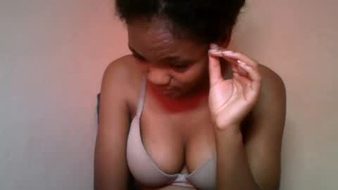 Snapshot of herisse01 chatting on May 15, 8:54 am herisse01 online show from May 15, 8:54 am