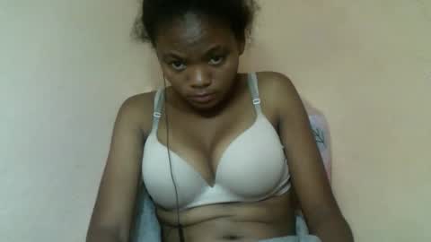Snapshot of herisse01 chatting on May 19, 5:08 pm herisse01 online show from May 19, 5:08 pm