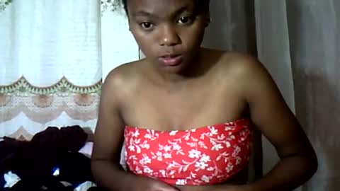 Snapshot of herisse01 chatting on July 5, 8:54 am herisse01 online show from July 5, 8:54 am