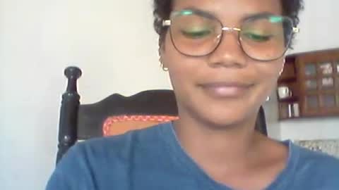 Snapshot of hermione_franco chatting on July 24, 9:24 pm hermione_franco online show from July 24, 9:24 pm