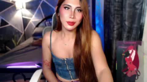Snapshot of herrafoxx chatting on May 26, 8:27 pm Davey online show from May 26, 8:27 pm