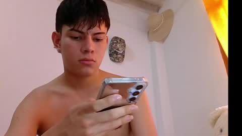 Snapshot of herrerabuitragroedwin chatting on May 18, 3:51 pm valentin 123 online show from May 18, 3:51 pm