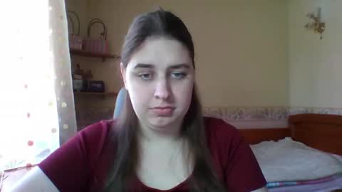 hess_luna_ online show from April 14, 9:04 am