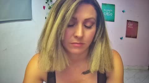 Hestesiaxx online show from April 16, 10:56 pm