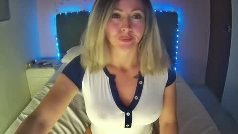 Snapshot of hestesiaxx chatting on July 28, 2:07 am Hestesiaxx online show from July 28, 2:07 am