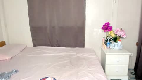 Hestia Make me In love with you online show from September 15, 4:45 am