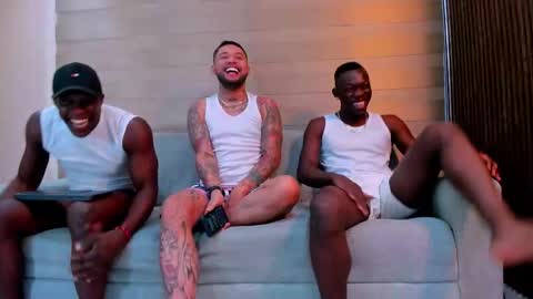 heteros men online show from October 24, 1:51 pm