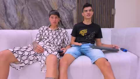 heteros men online show from November 19, 8:20 pm