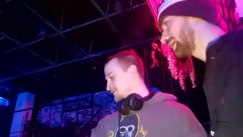 Arnold online show from December 25, 8:17 pm