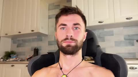 Arnold online show from November 15, 9:11 pm