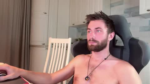 Arnold online show from February 25, 6:06 pm