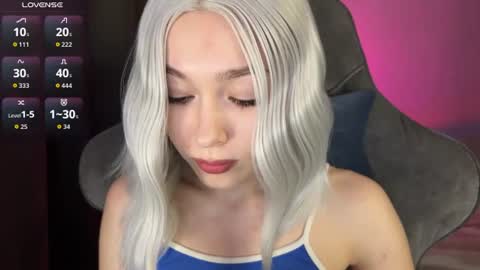 Snapshot of hey_nora_ chatting on July 7, 7:56 am Nora online show from July 7, 7:56 am