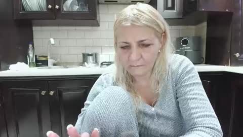 Heyheygrey online show from April 8, 2:50 pm