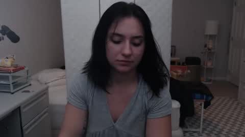 Snapshot of heyitspiper chatting on October 27, 1:53 am Piper online show from October 27, 1:53 am