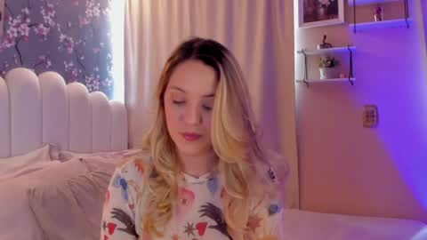 Snapshot of heymartina chatting on April 29, 6:14 pm Martina Ricci Show schedule Monday to Friday 8am colombia time I work some weekends online show from April 29, 6:14 pm