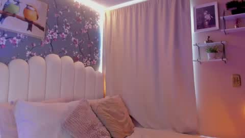 Snapshot of heymartina chatting on May 3, 2:34 pm Martina Ricci Show schedule Monday to Friday 8am colombia time I work some weekends online show from May 3, 2:34 pm