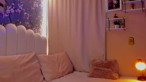 Snapshot of heymartina chatting on May 28, 2:03 pm Martina Ricci Show schedule Monday to Friday 8am colombia time I work some weekends online show from May 28, 2:03 pm