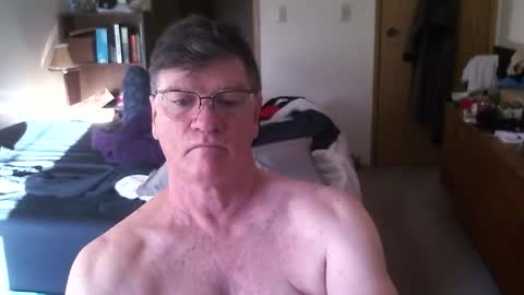 Snapshot of hg99too chatting on May 2, 2:11 pm hg99too online show from May 2, 2:11 pm