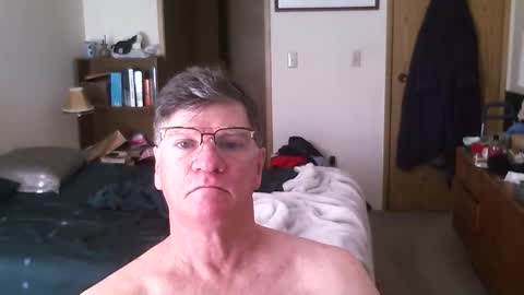 Snapshot of hg99too chatting on May 4, 2:35 pm hg99too online show from May 4, 2:35 pm