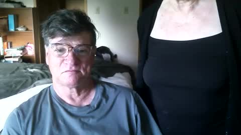 Snapshot of hg99too chatting on June 1, 1:46 pm hg99too online show from June 1, 1:46 pm