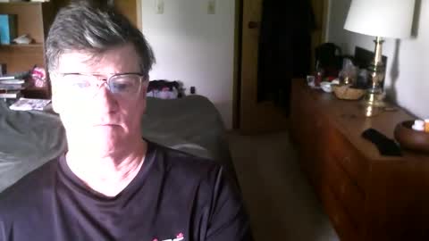 Snapshot of hg99too chatting on June 4, 1:28 pm hg99too online show from June 4, 1:28 pm