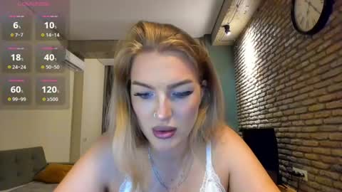 Snapshot of hi_lina chatting on July 14, 3:22 am Hi lina online show from July 14, 3:22 am