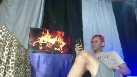 Snapshot of hidden_hairypigass chatting on November 9, 1:48 am HIDDEN YUDEVIL online show from November 9, 1:48 am