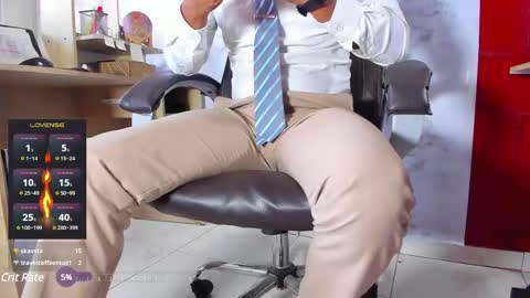 Snapshot of hiddenoffice chatting on February 25, 10:07 pm George online show from February 25, 10:07 pm