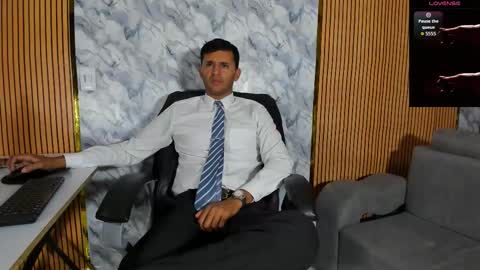 Snapshot of hiddenoffice chatting on September 11, 2:44 am George online show from September 11, 2:44 am