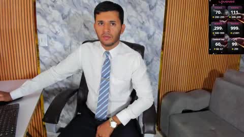 Snapshot of hiddenoffice chatting on September 17, 11:34 am George online show from September 17, 11:34 am