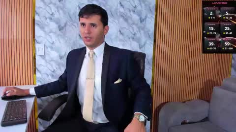 Snapshot of hiddenoffice chatting on September 20, 10:11 pm George online show from September 20, 10:11 pm