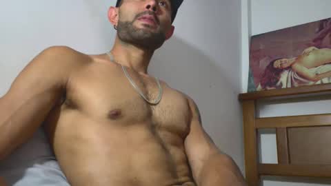 hideonbush online show from April 14, 3:18 pm