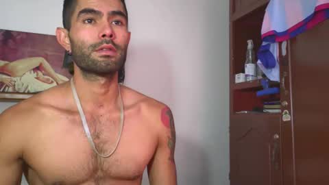 hideonbush online show from April 20, 4:43 pm