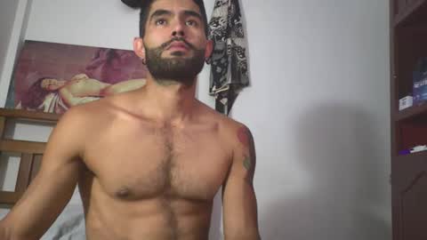 hideonbush online show from April 28, 3:39 pm