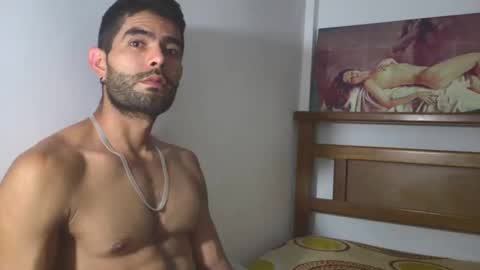 hideonbush online show from April 30, 3:24 am