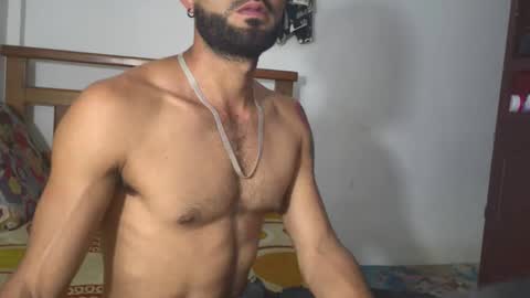 Snapshot of hideonbush051 chatting on May 18, 4:24 pm hideonbush online show from May 18, 4:24 pm
