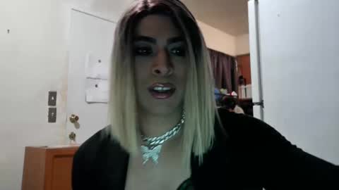 Snapshot of hihheelstranny chatting on January 25, 9:47 am hihheelstranny online show from January 25, 9:47 am