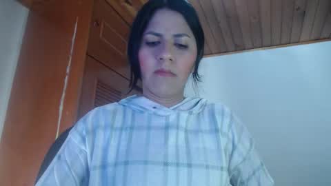 hilaril18 online show from October 8, 12:19 am