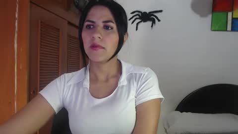 hilaril18 online show from October 21, 12:00 am