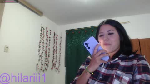 hilaril18 online show from April 15, 6:26 pm