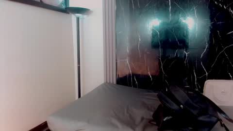 Hilary Avilan online show from March 31, 7:03 pm