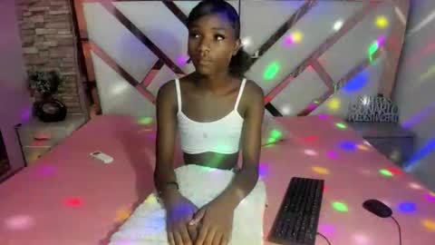 Snapshot of hilary_tsx chatting on May 30, 5:15 am Hilary online show from May 30, 5:15 am